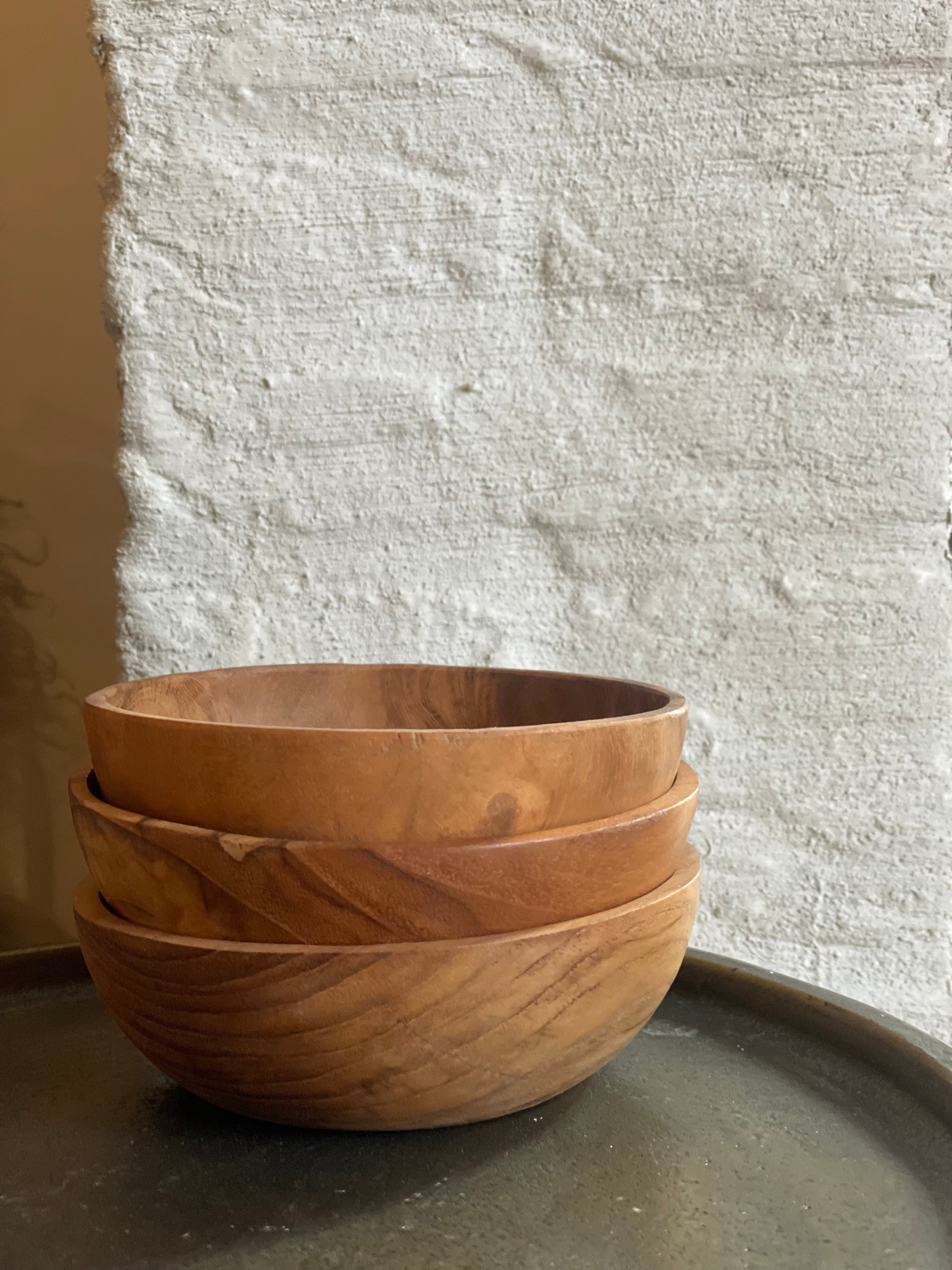 Bowl of acacia wood M