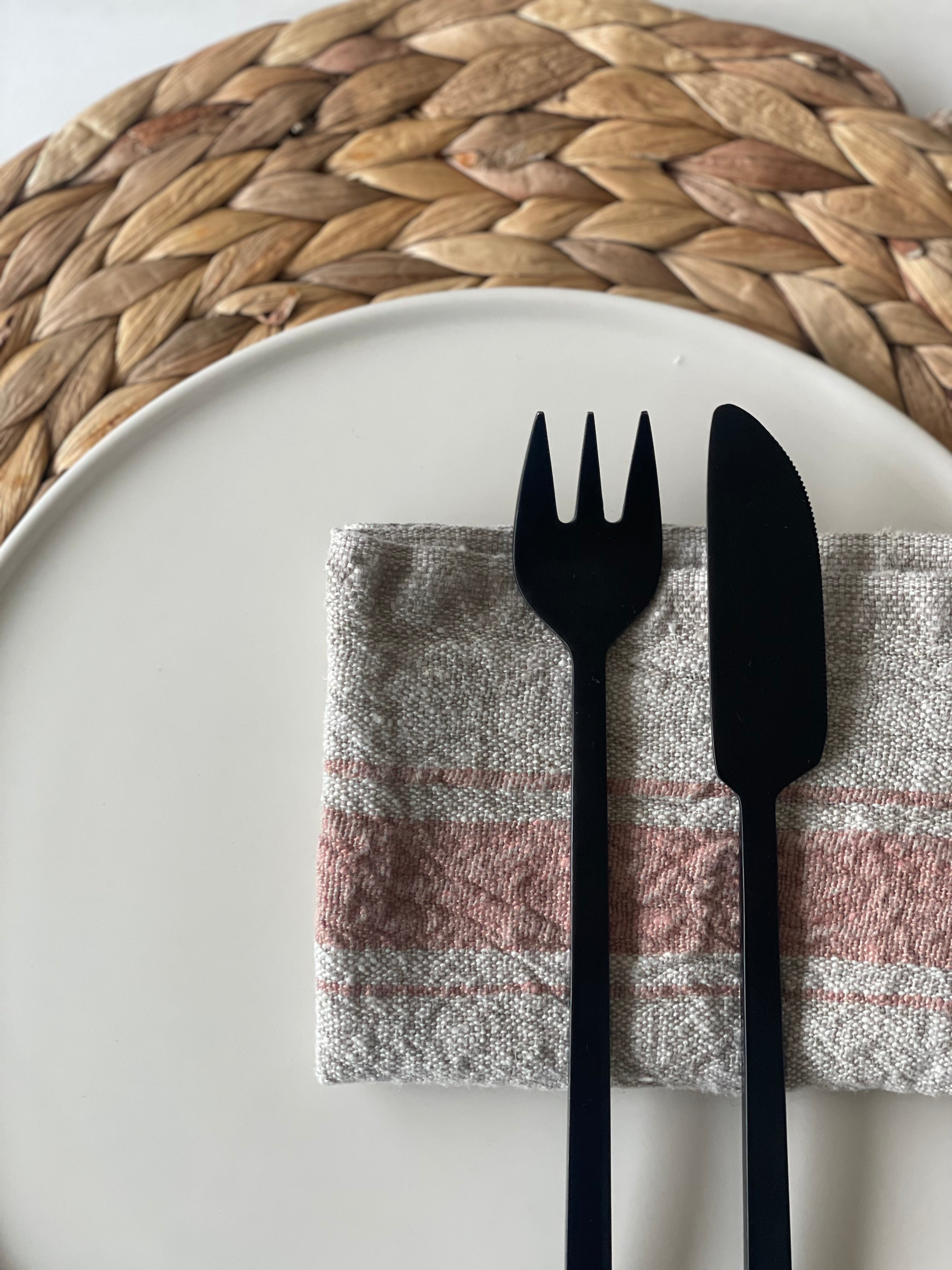Vintage linen napkins - set of 4