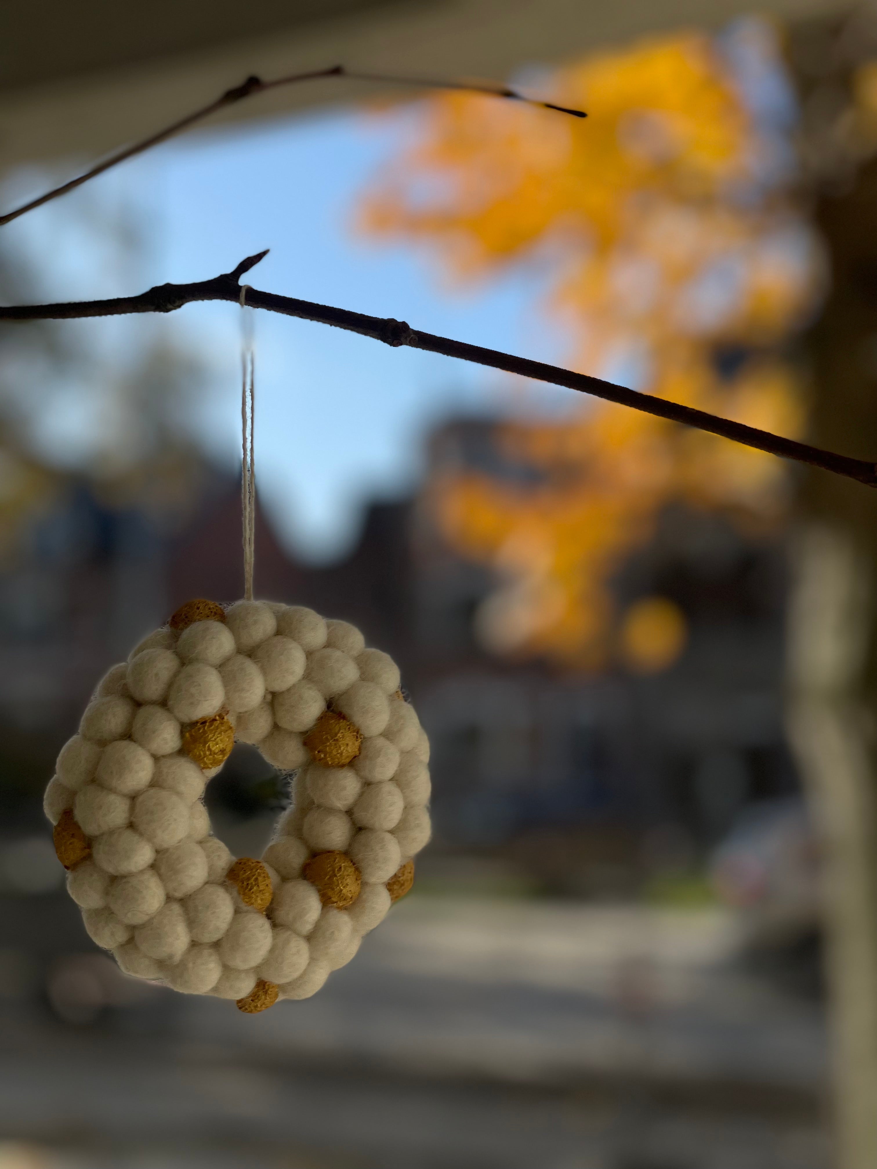 Christmas decoration - Christmas wreath white-gold