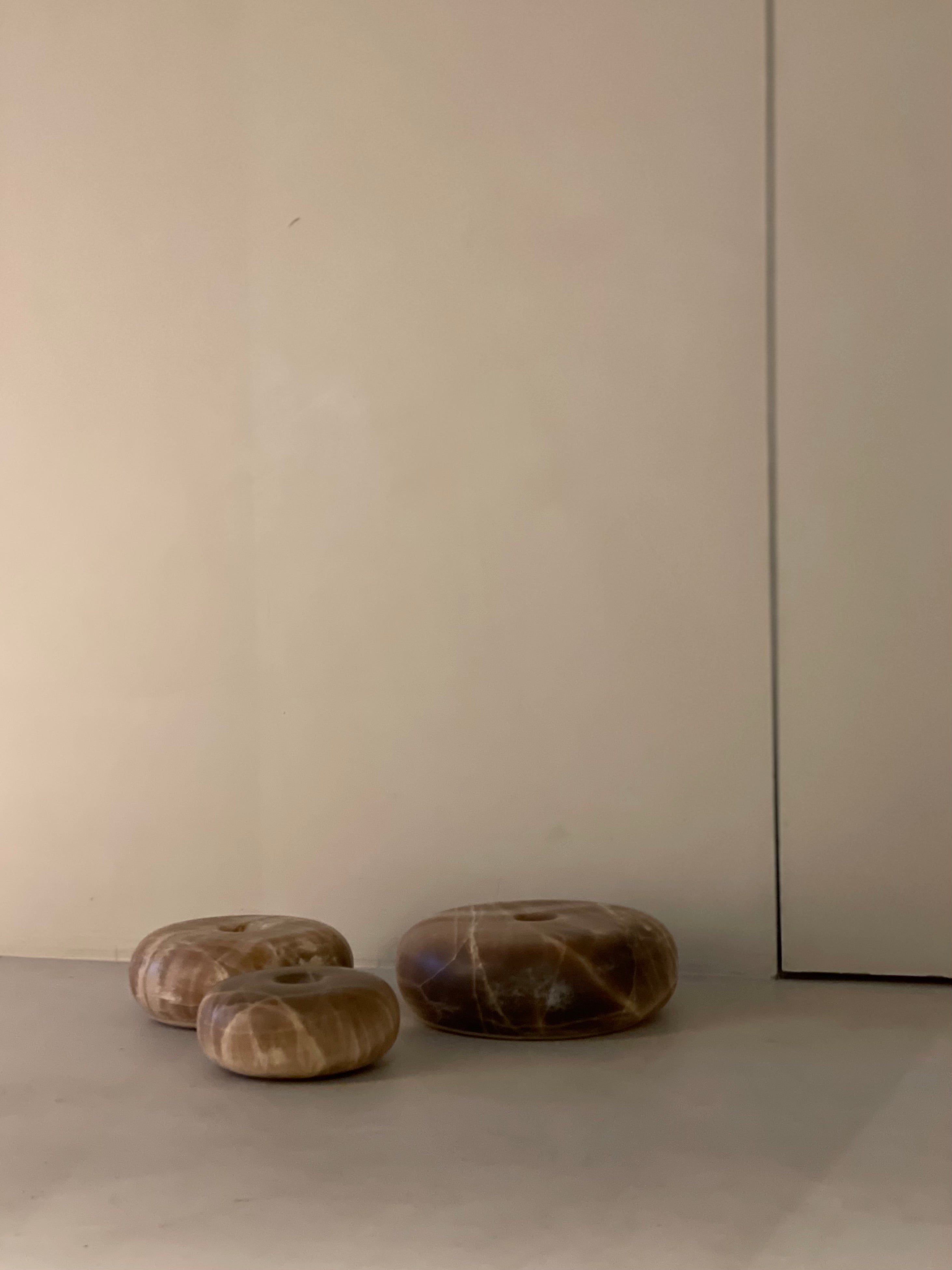 Kandelaar donut onyx bruin S