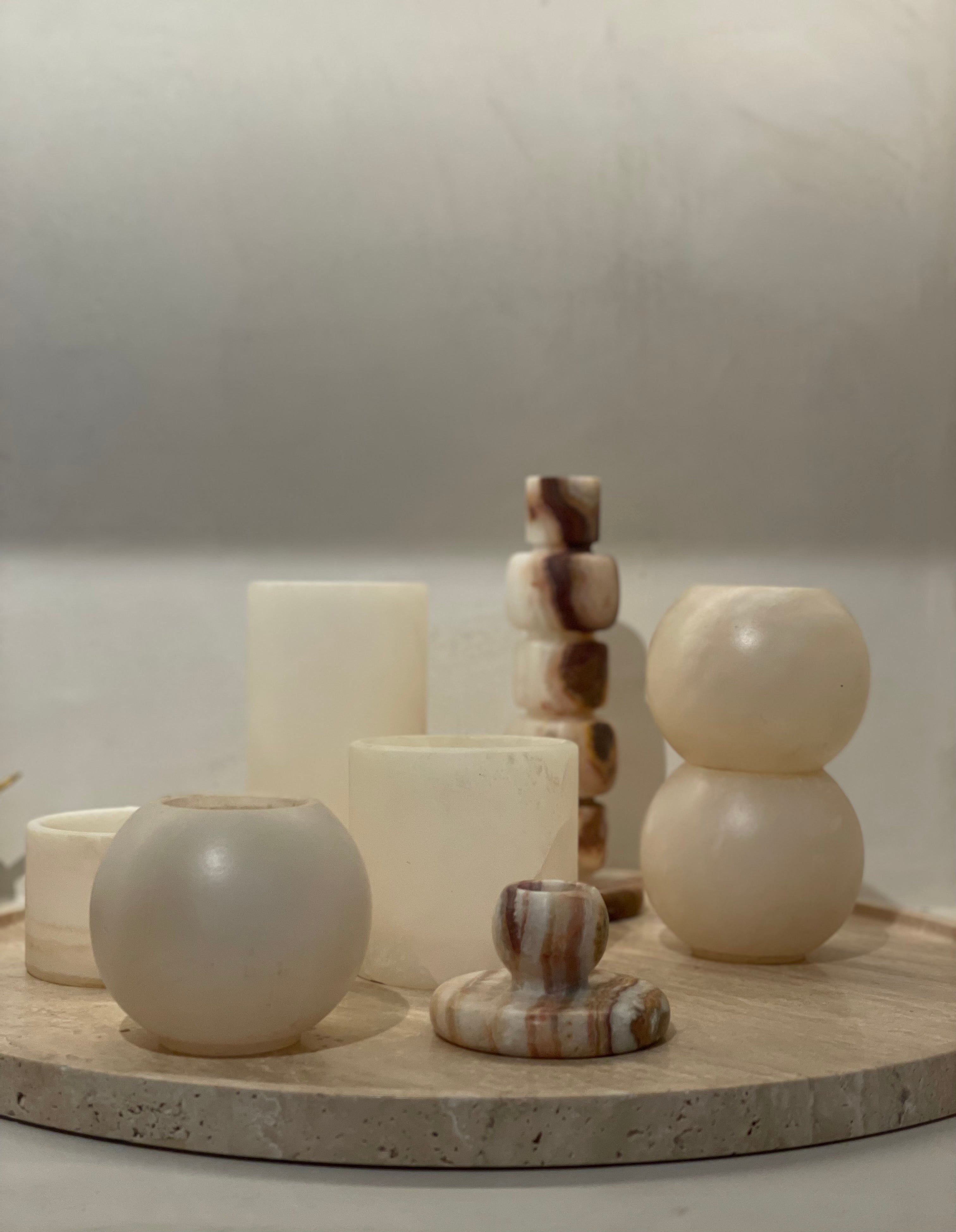 Bougeoir en albâtre beige boule