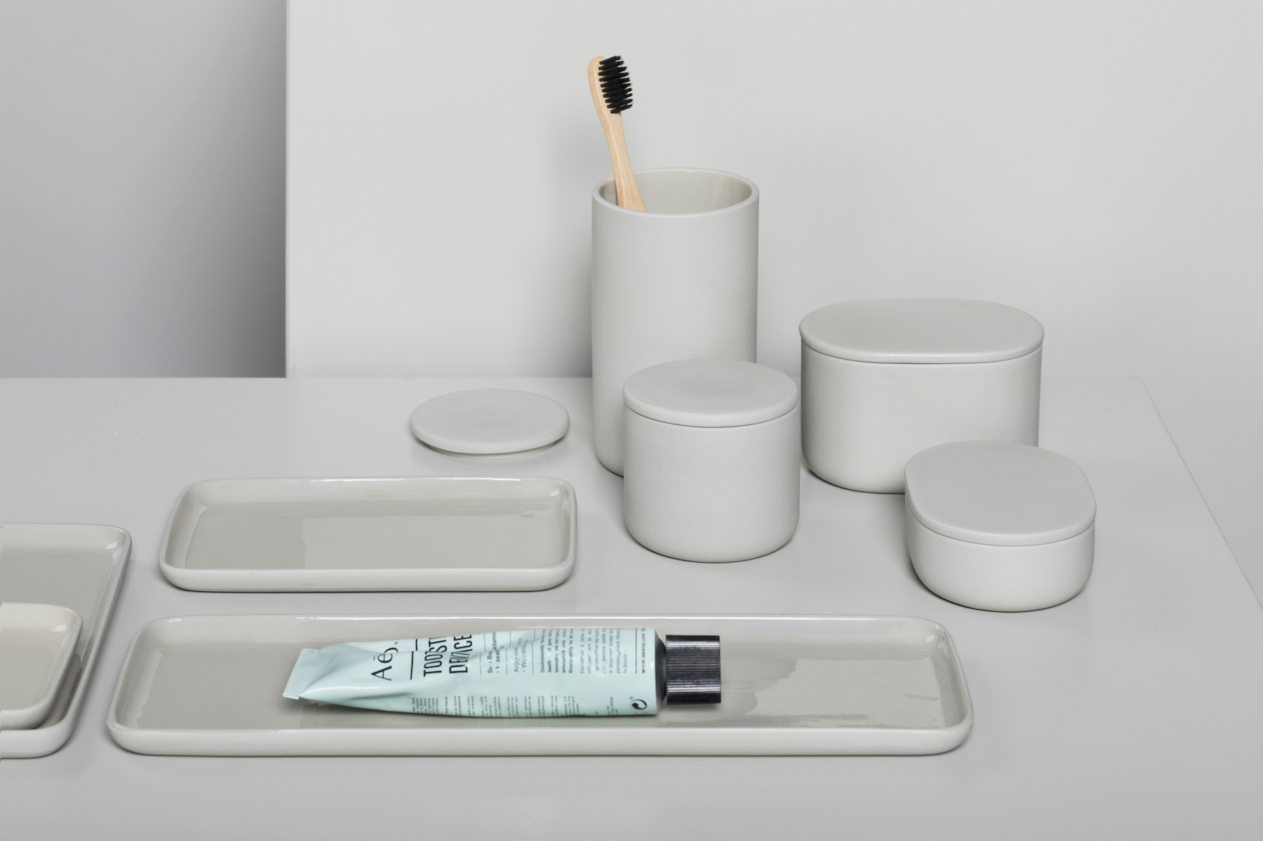 Boîte de rangement ovale haut avec couvercle beige - Bertrand Lejoly