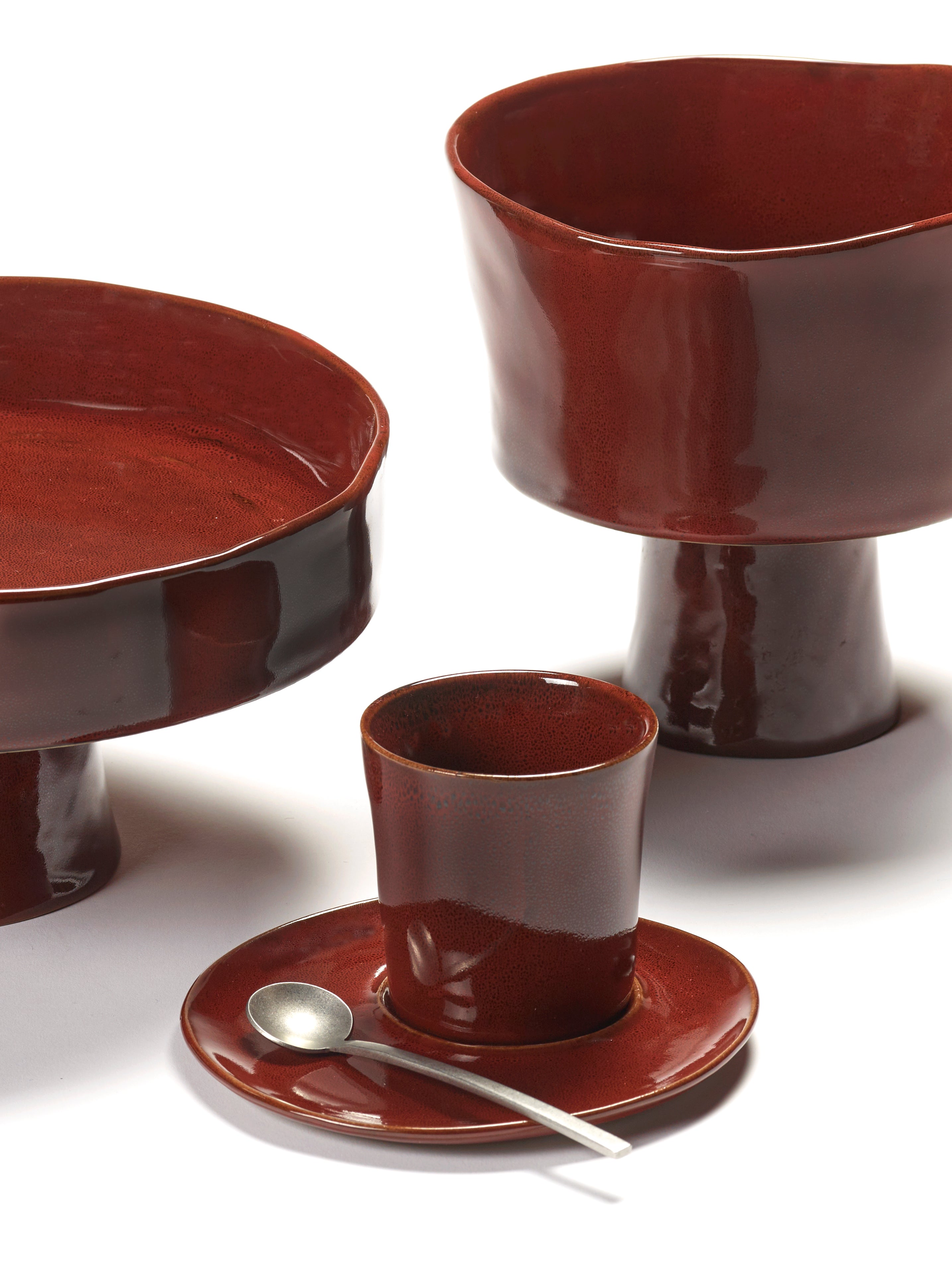 Bowl on foot - La Mère by Marie Michielssen - Venetian red