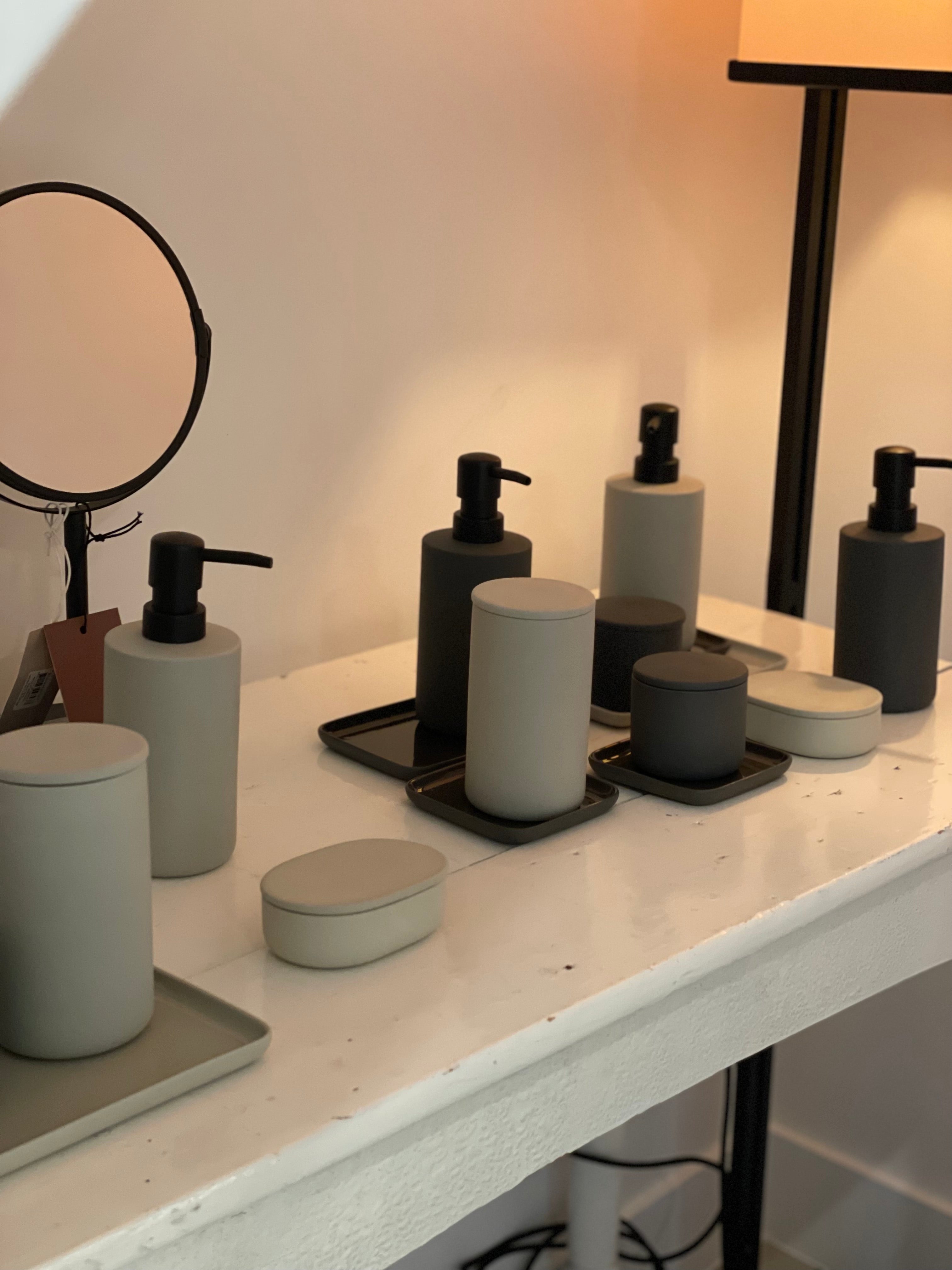 Small gray storage box with lid - Bertrand Lejoly
