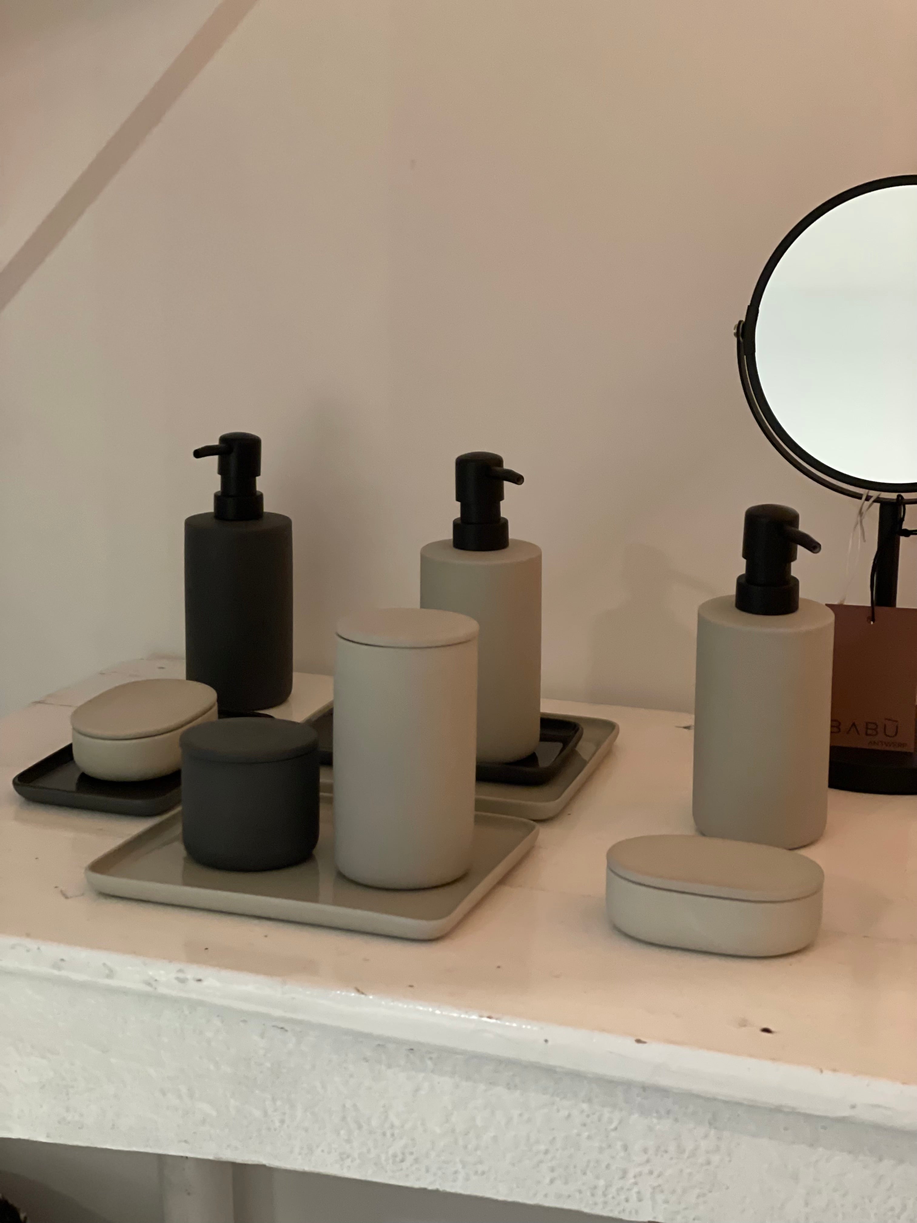Small gray storage box with lid - Bertrand Lejoly