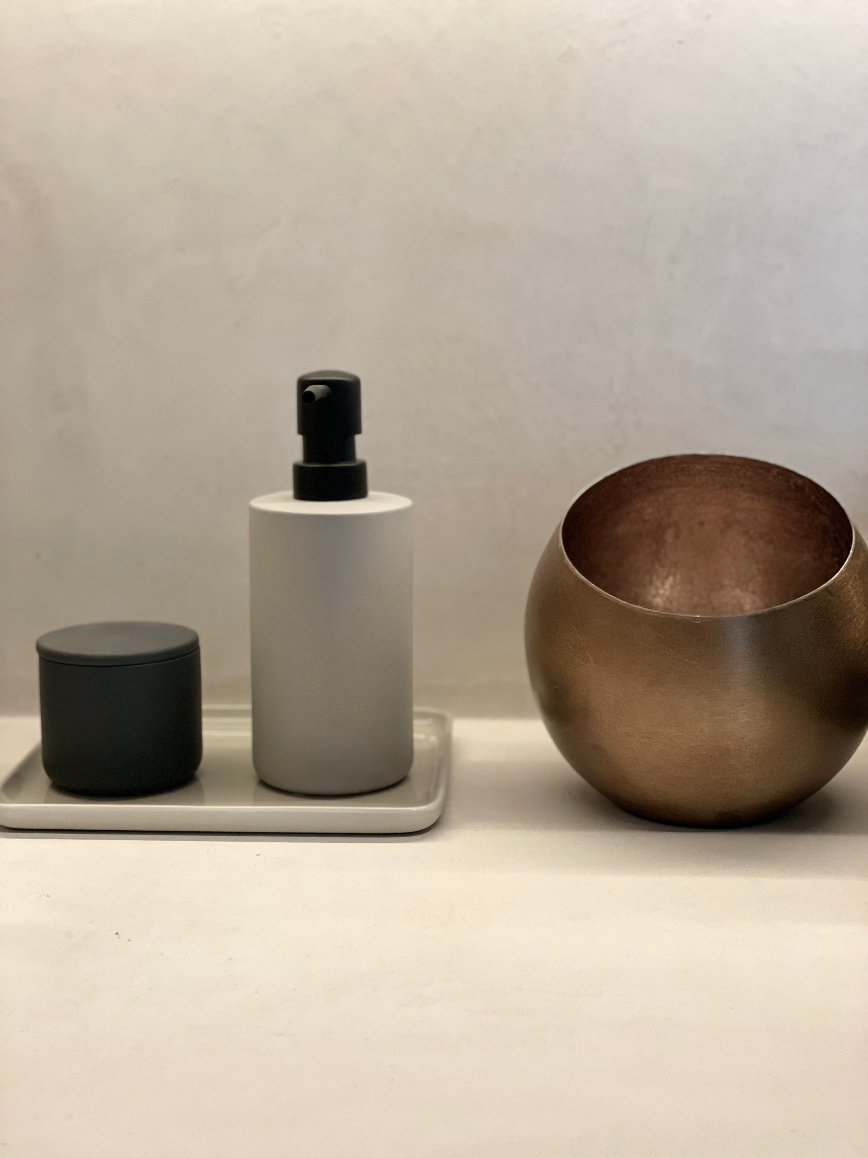 Small gray storage box with lid - Bertrand Lejoly