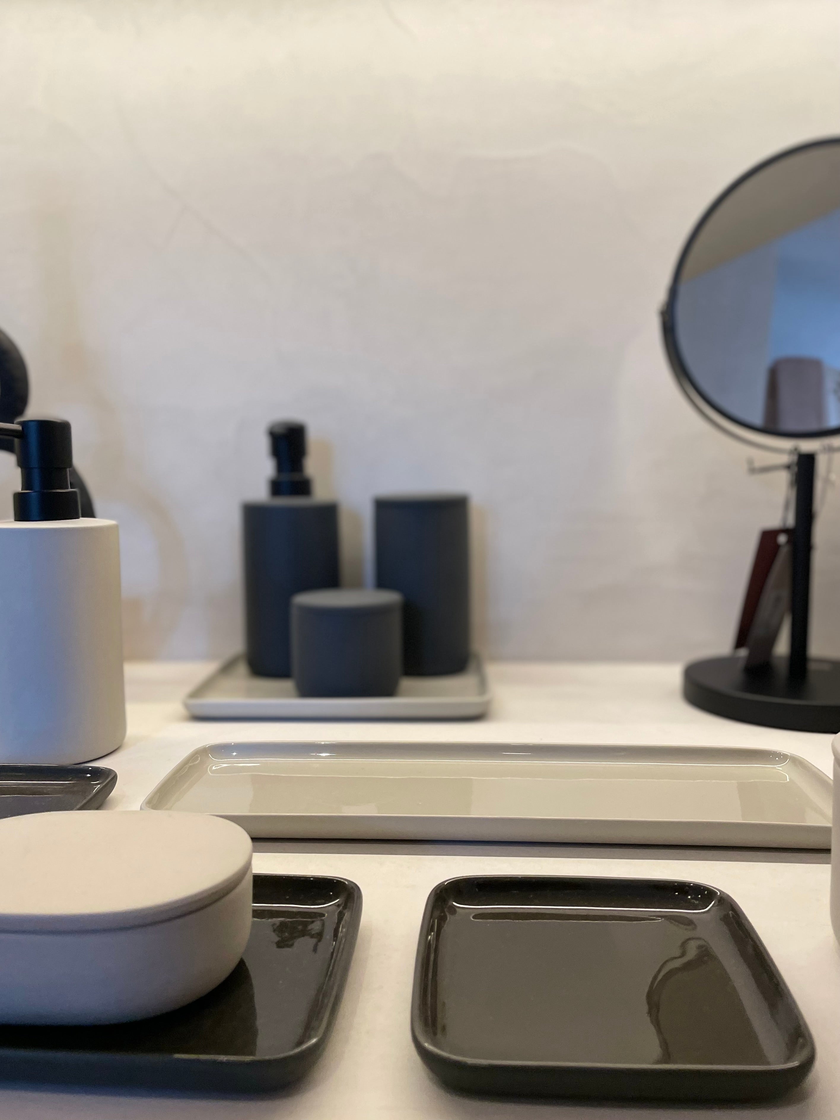 Mirror Milde in metal - black