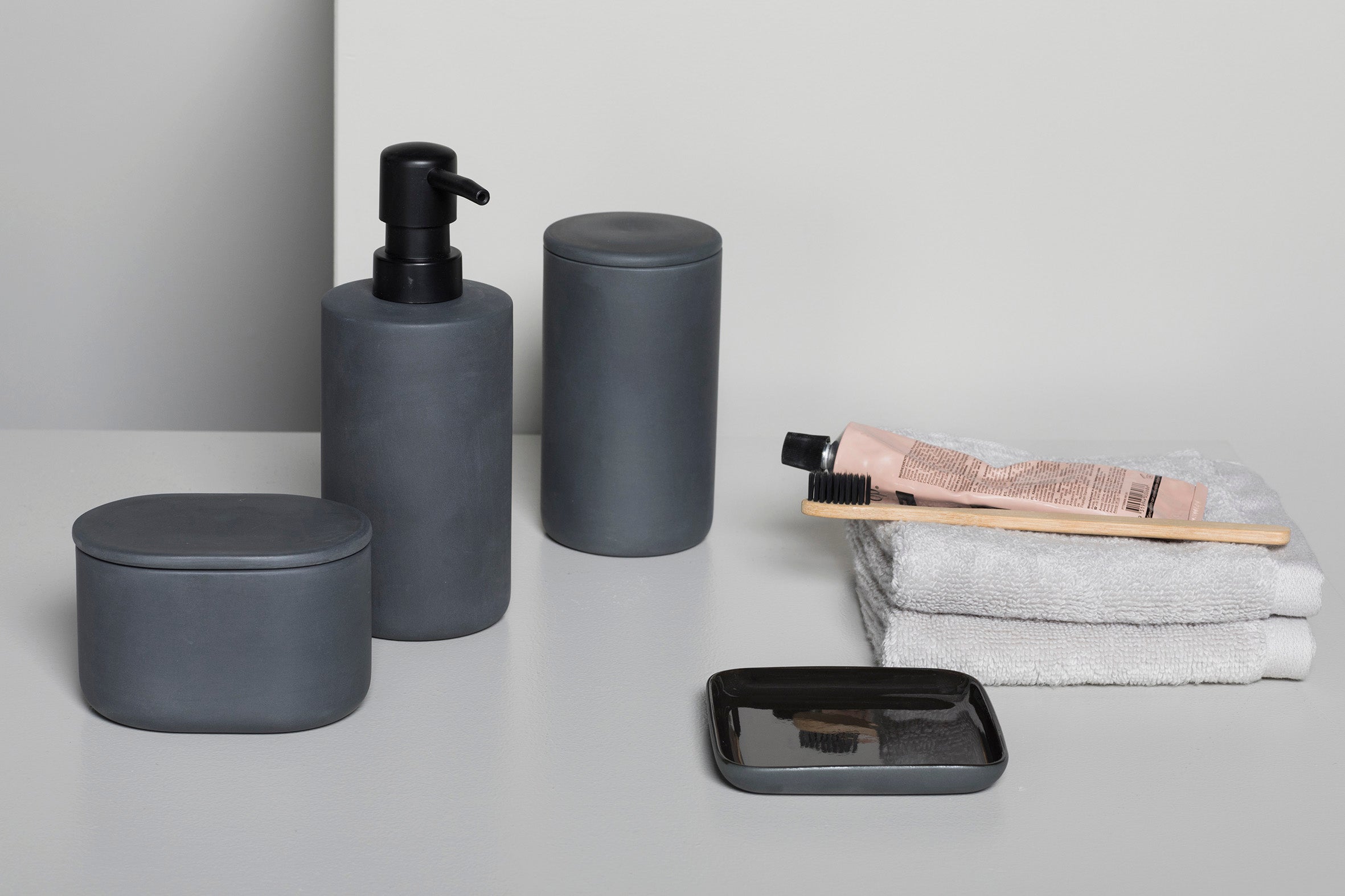 Small gray storage box with lid - Bertrand Lejoly