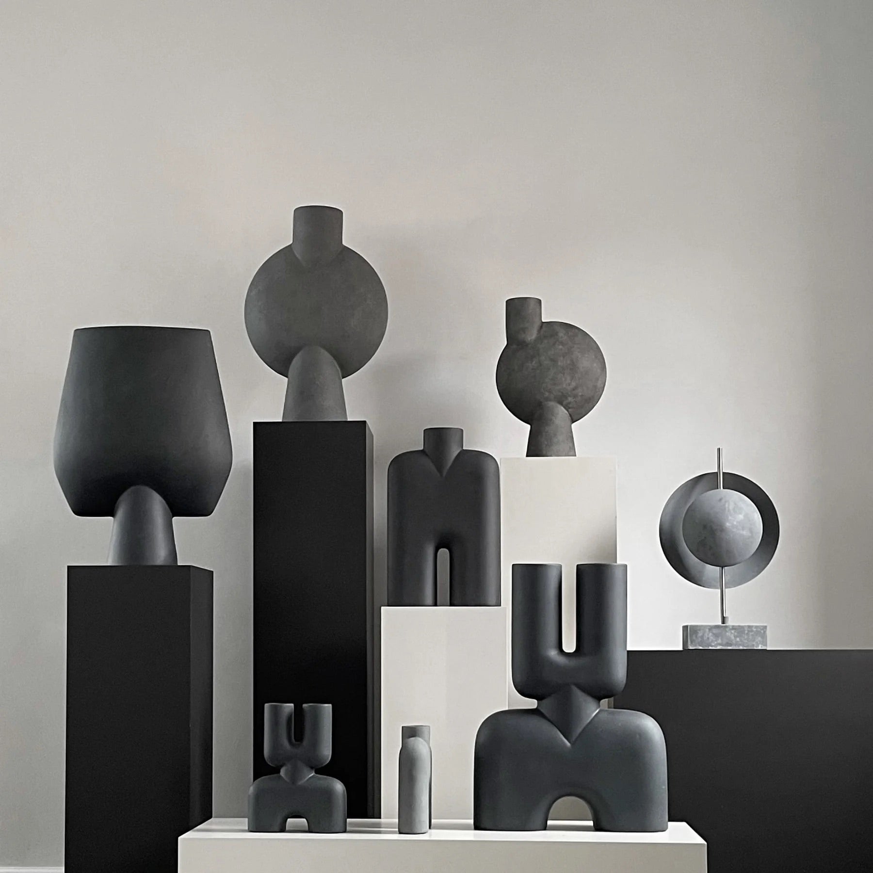 Cobra Vase - Tall Medio - Black