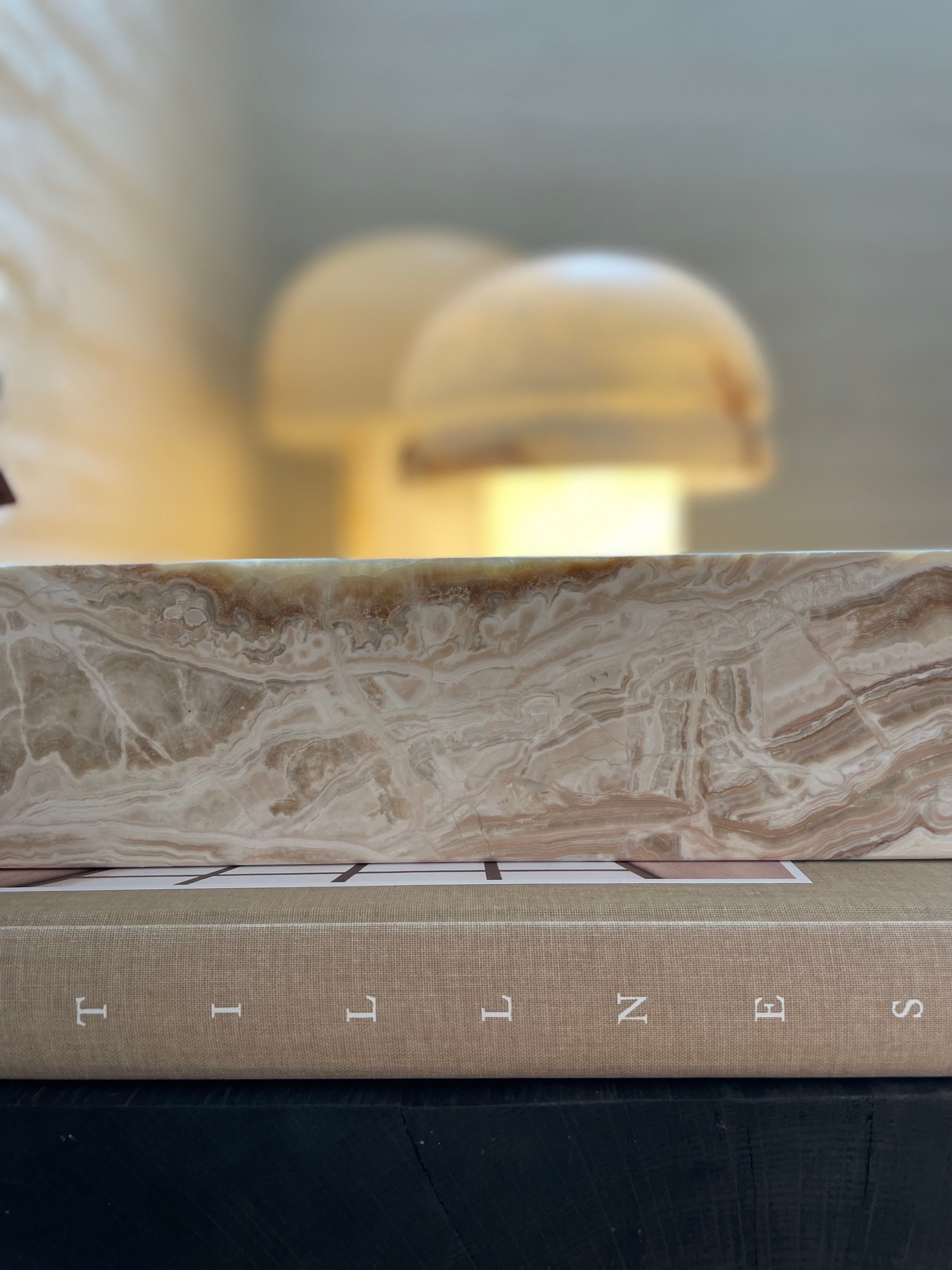 Beige onyx organizer