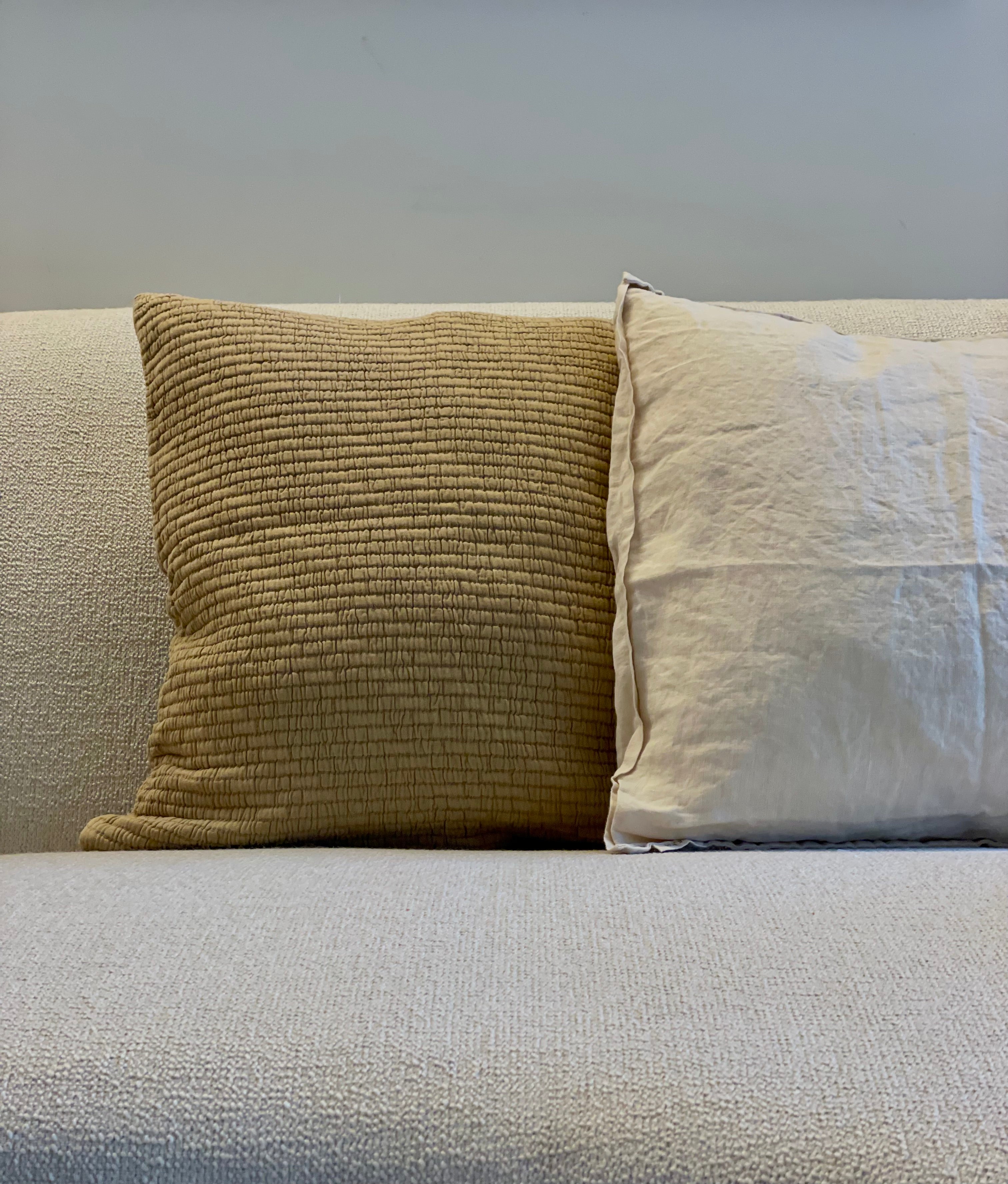 Linen cushion color sand