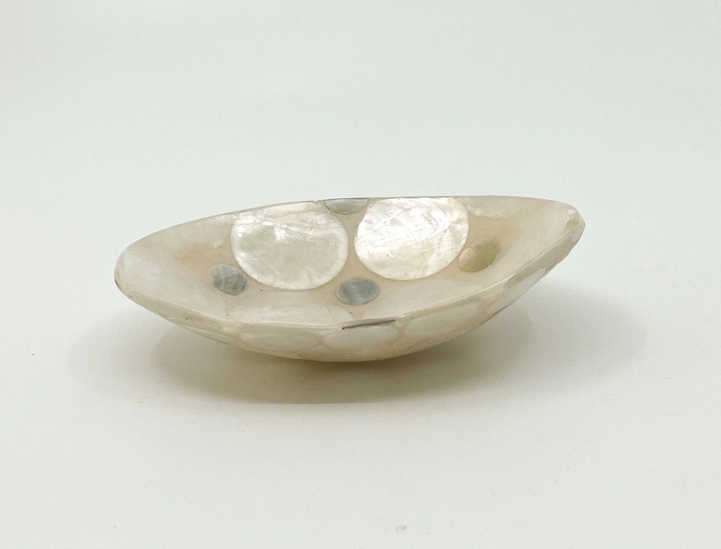 Oval resin bowl with Capiz shells