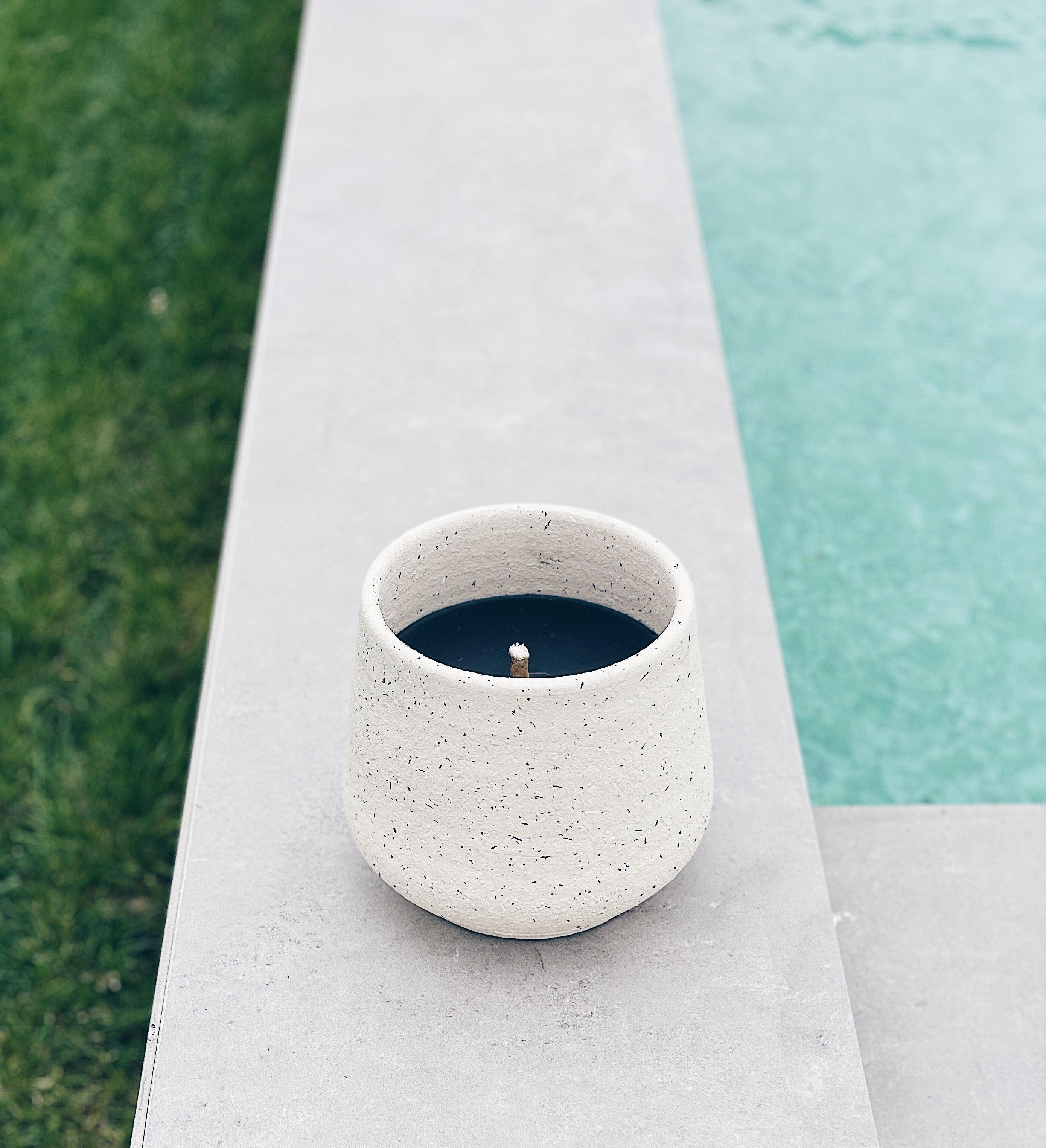 Lewis outdoor candles white