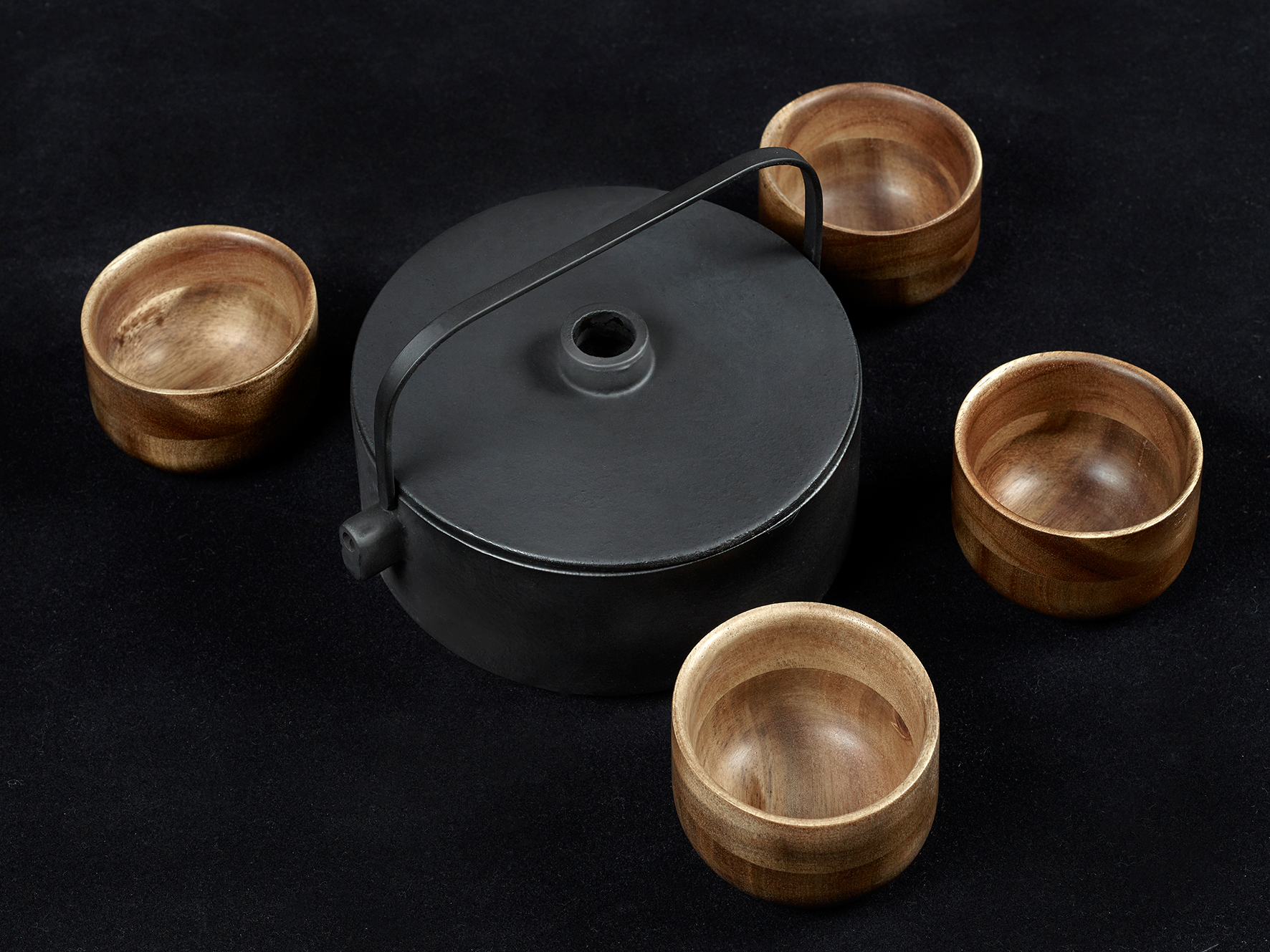 Cast-iron teapot - Collage